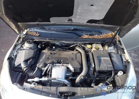 2014 Buick Regal Turbo/E-Assist Premium I z USA, uszkodzony, nr VIN 2G4GN5EXXE9293269